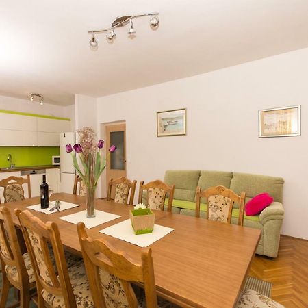 סלאטינה Apartman Domic מראה חיצוני תמונה